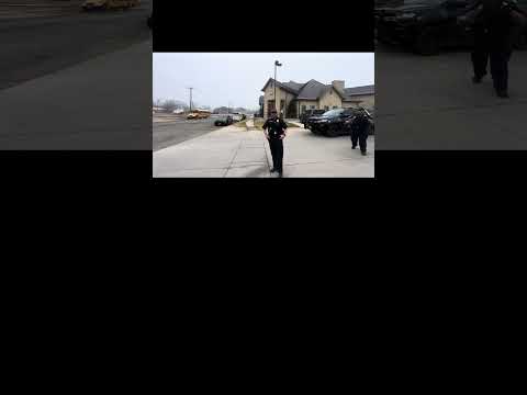 Cop Says Filming is Illegal… Then Changes His Mind! 🤔🚓 -FIRST AMENDMENT AUDIT!